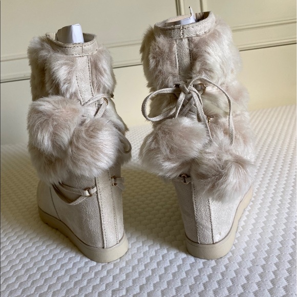 Boots - Picture 2 of 6